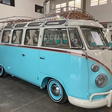 1975 Volkswagen Kombi Bus