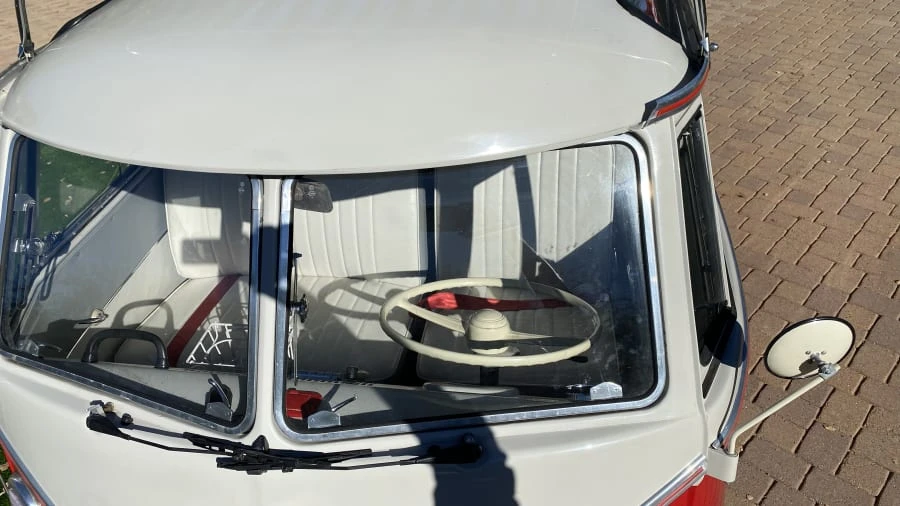 1975 Volkswagen Bay-Window Bus - Image 7 of 31