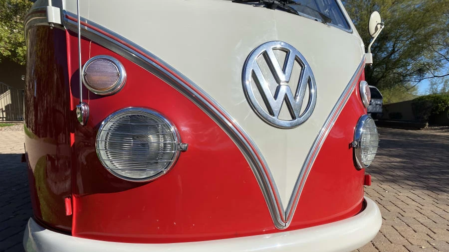 1975 Volkswagen Bay-Window Bus - Image 8 of 31
