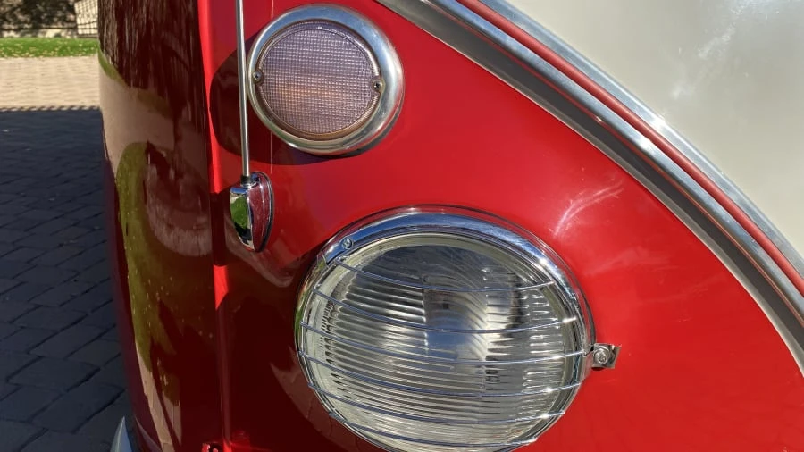 1975 Volkswagen Bay-Window Bus - Image 9 of 31