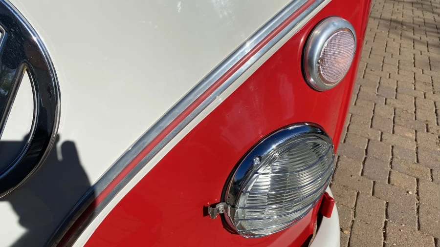 1975 Volkswagen Bay-Window Bus - Image 10 of 31