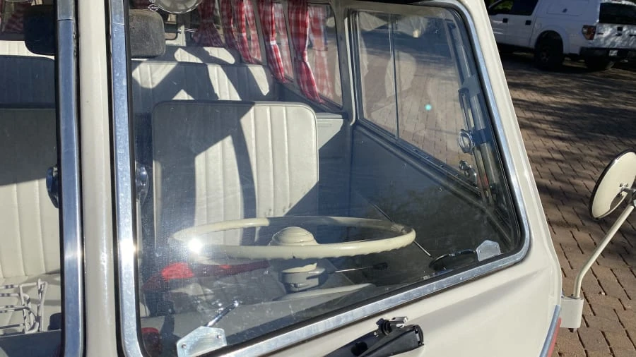 1975 Volkswagen Bay-Window Bus - Image 11 of 31