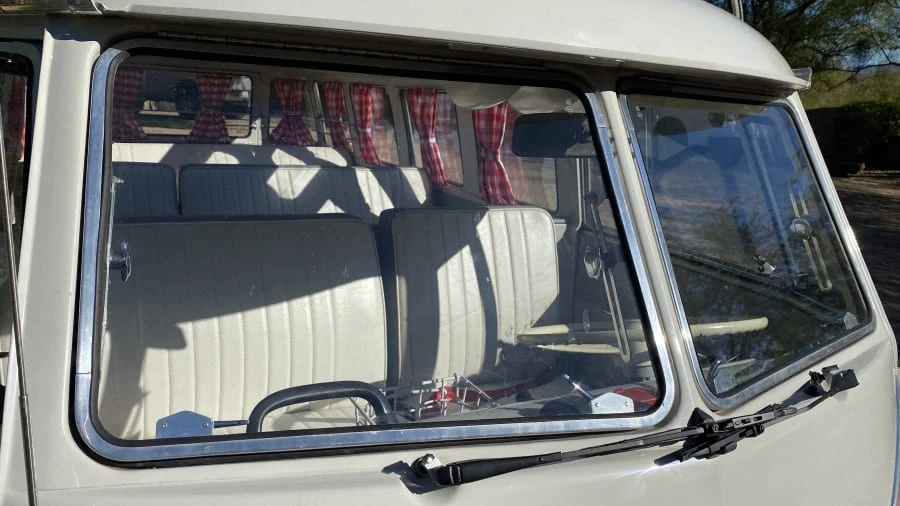 1975 Volkswagen Bay-Window Bus - Image 12 of 31