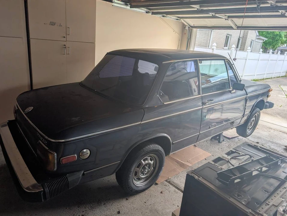 1975 BMW 2002 - Image 2 of 10