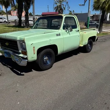 1975 Chevrolet C10 Custom Deluxe