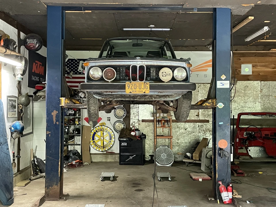 1976 BMW 2002 - Image 2 of 3