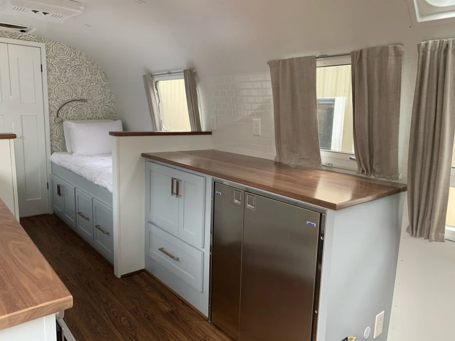 1976 Airstream - Image 13 of 28