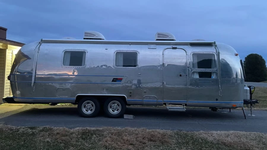 1976 Airstream - Image 2 of 28