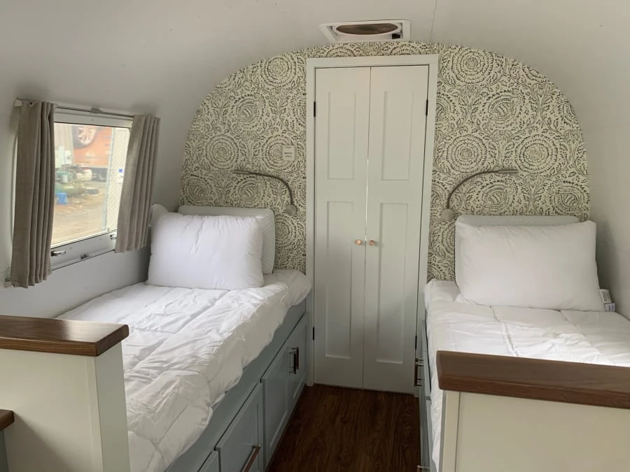 1976 Airstream - Image 14 of 28