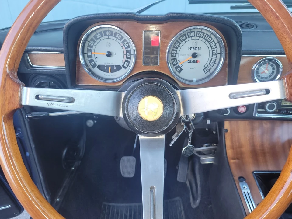 1976 Alfa Romeo 2000 GT Veloce - Image 14 of 30