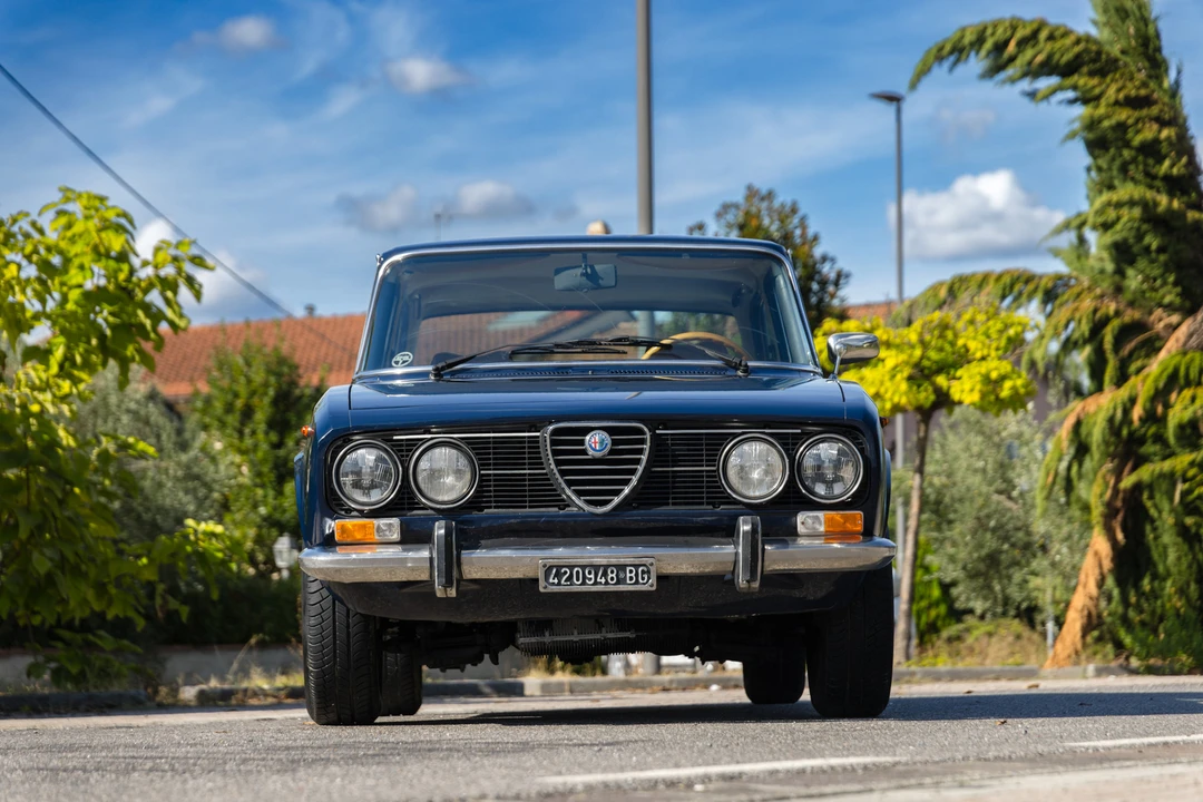 1976 Alfa Romeo 2000 GT Veloce - Image 2 of 31