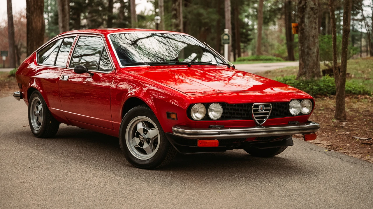 1976 Alfa Romeo Alfetta GT - Image 16 of 31