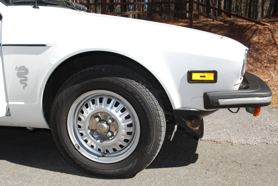 1976 Alfa Romeo Alfetta GT - Image 9 of 31