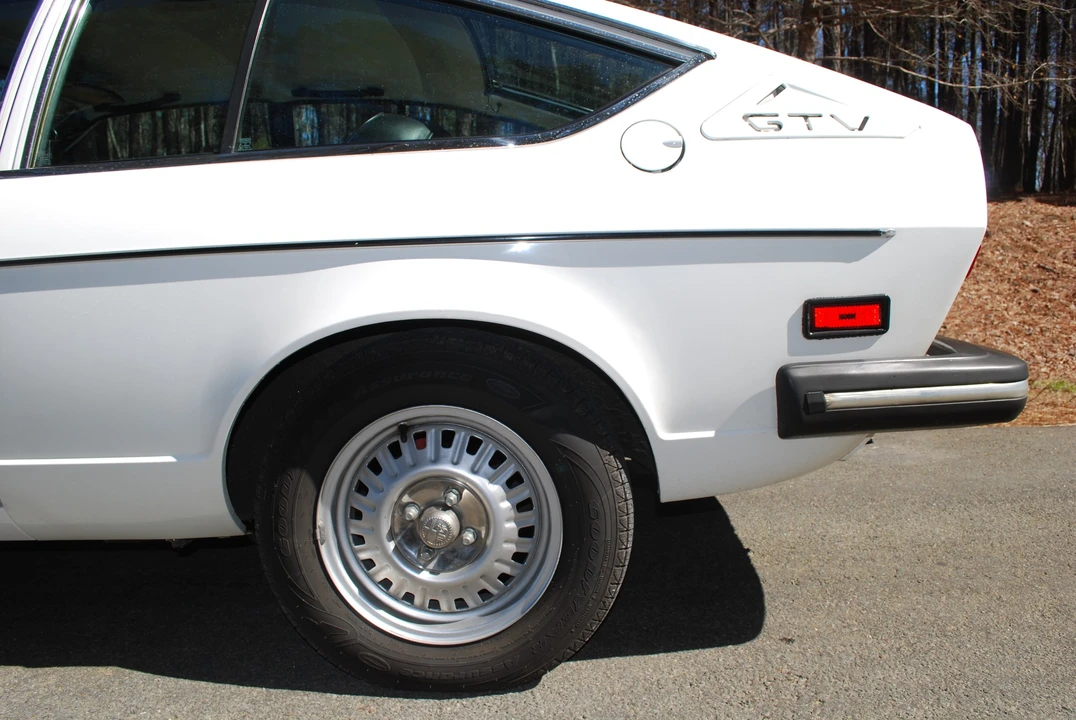 1976 Alfa Romeo Alfetta GT - Image 12 of 31