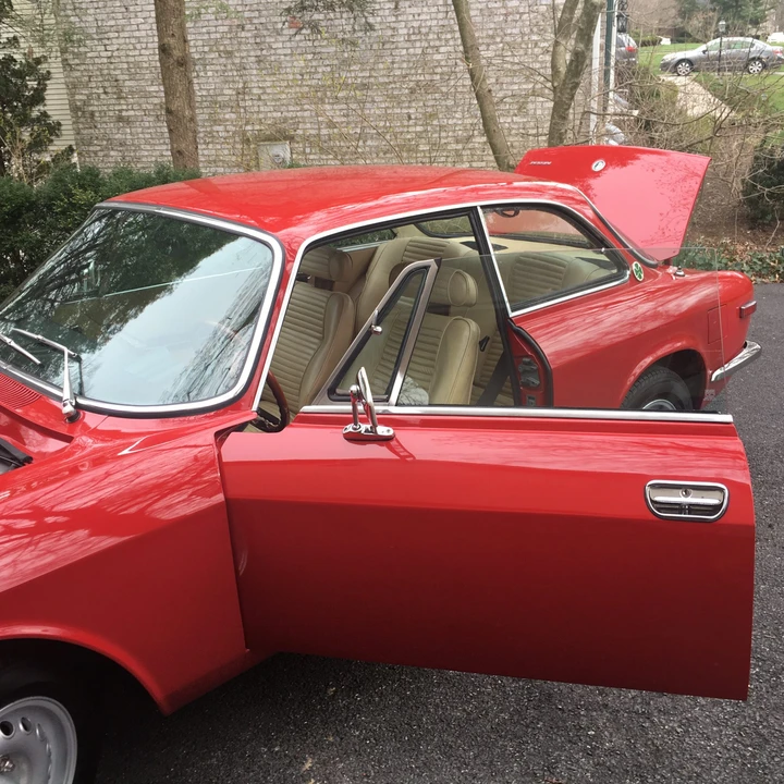 1976 Alfa Romeo 2000 GT Veloce - Image 14 of 31
