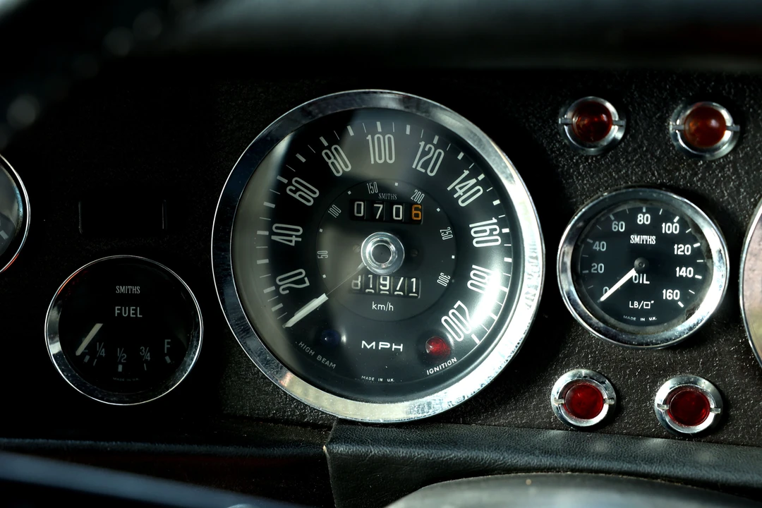 1976 Aston Martin AM V8 - Image 9 of 19