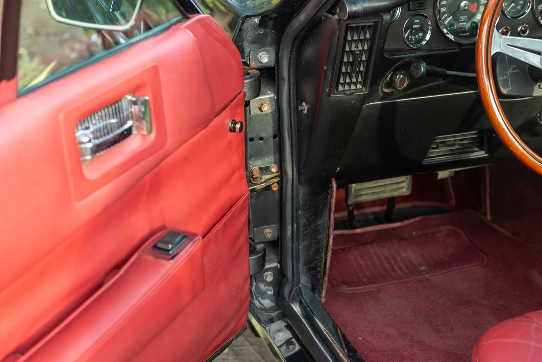 1976 Aston Martin AM V8 - Image 18 of 31