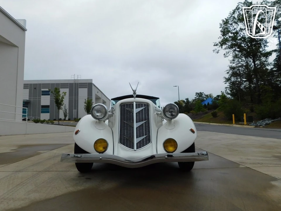 1976 Auburn - Image 4 of 12