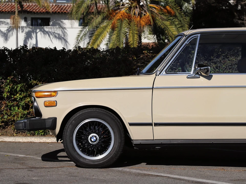 1976 BMW 2002 - Image 11 of 31