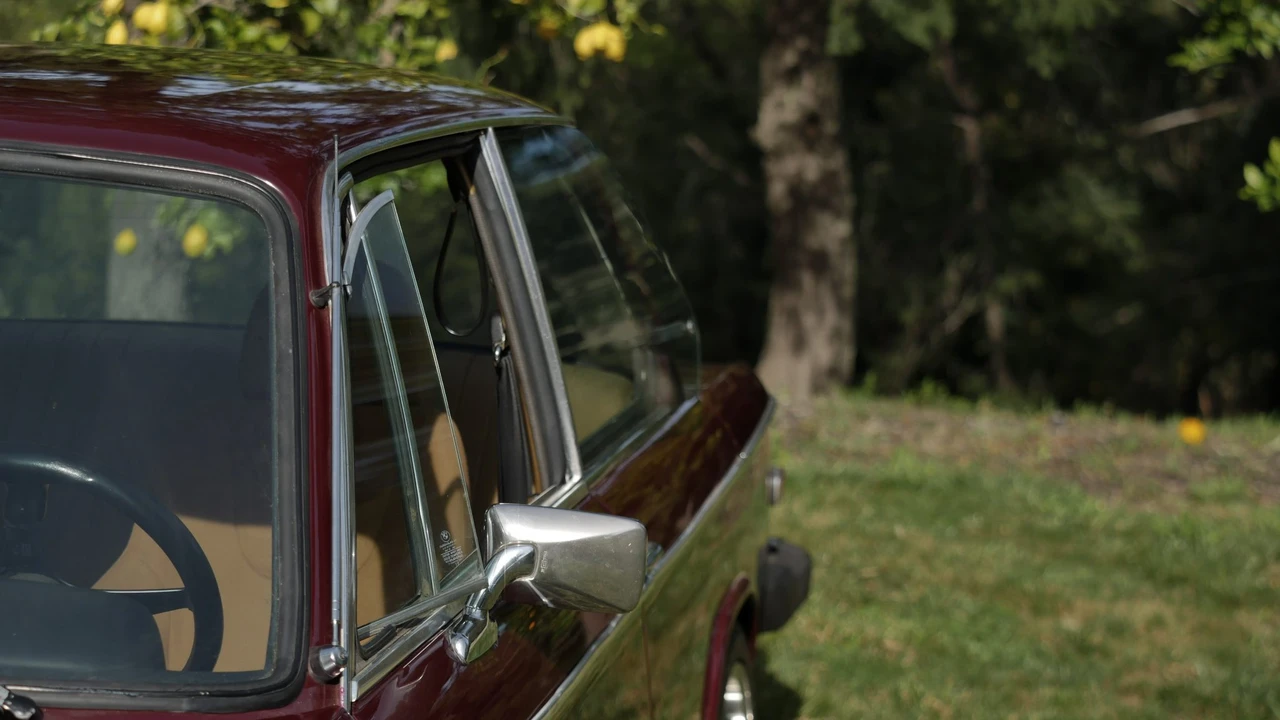 1976 BMW 2002 - Image 17 of 31