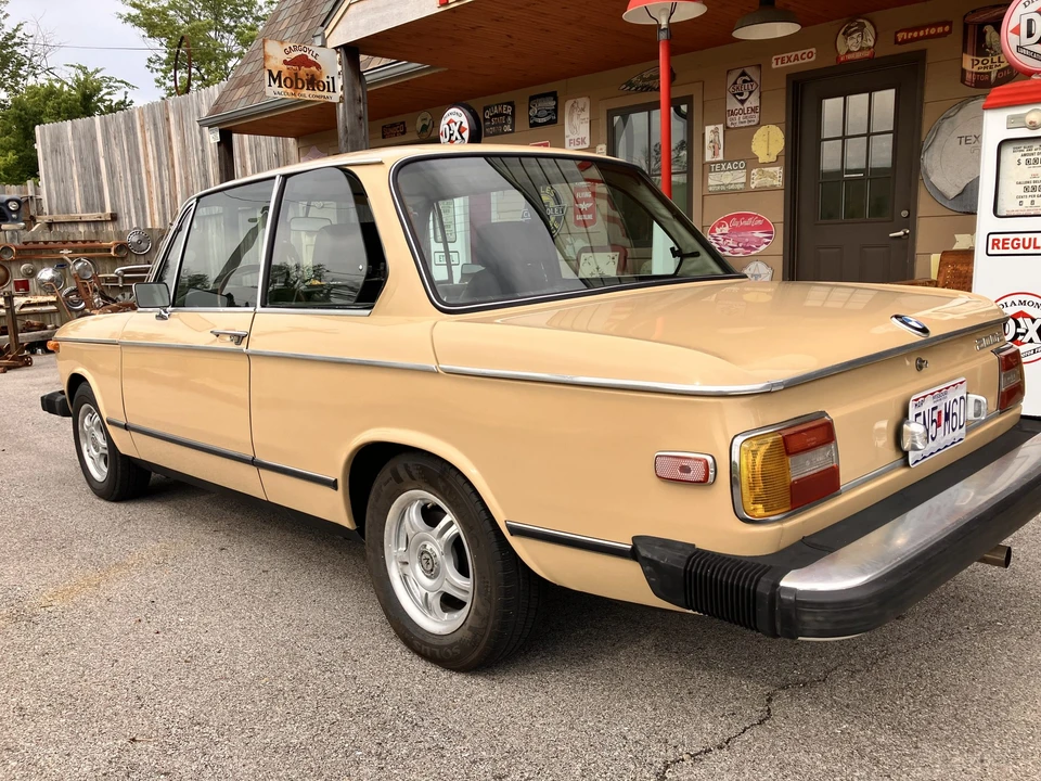 1976 BMW 2002 - Image 10 of 31