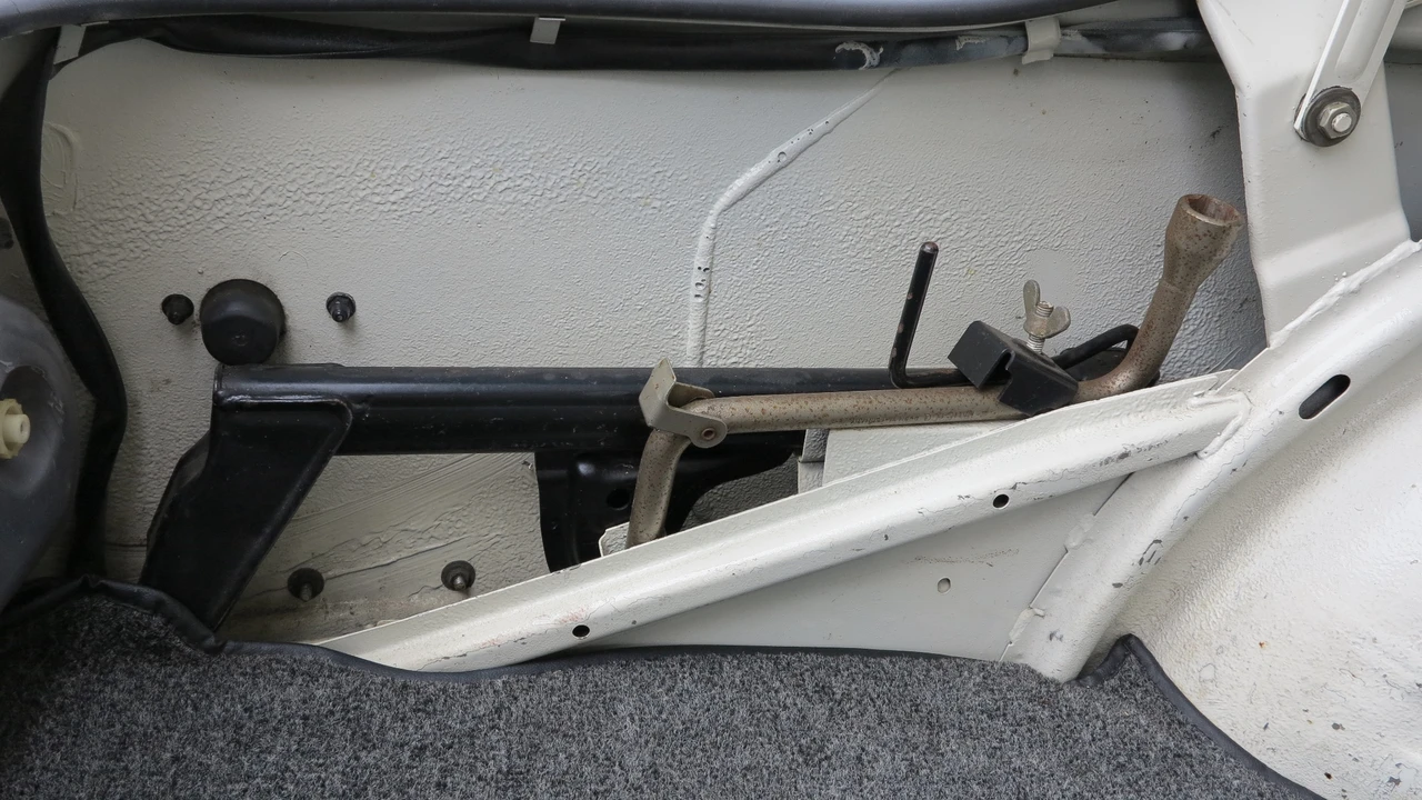 1976 BMW 2002 - Image 20 of 31