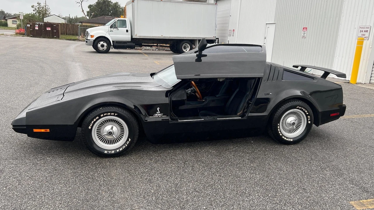 1976 Bricklin SV-1 - Image 2 of 5