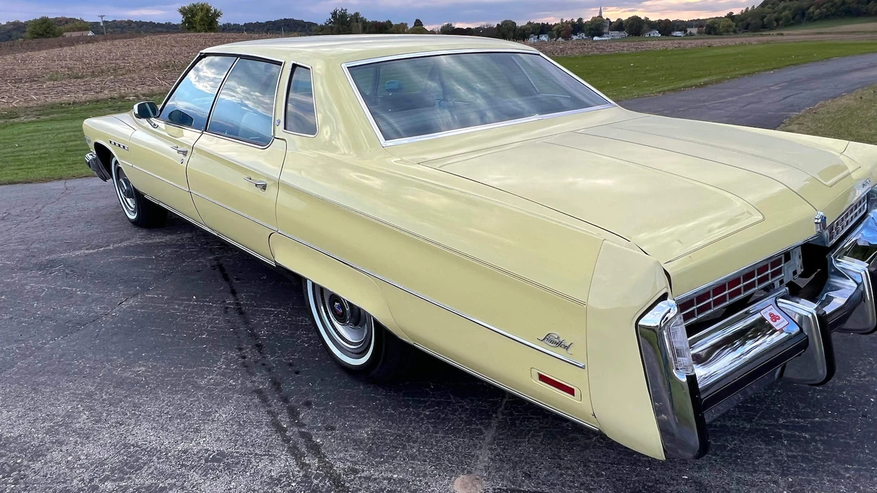 1976 Buick Electra - Image 10 of 11