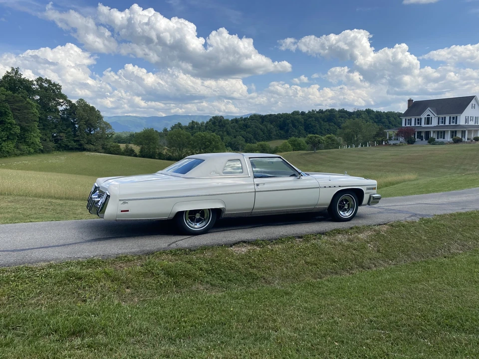 1976 Buick Electra - Image 10 of 31