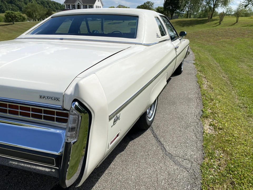 1976 Buick Electra - Image 13 of 31
