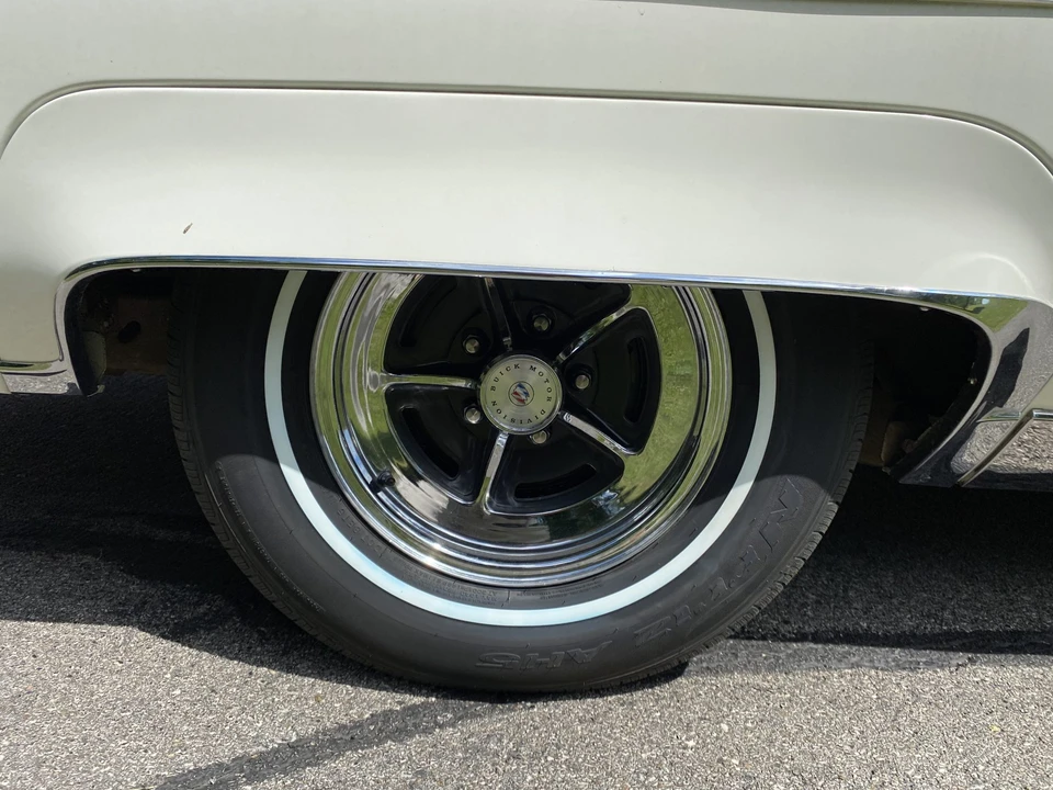 1976 Buick Electra - Image 30 of 31