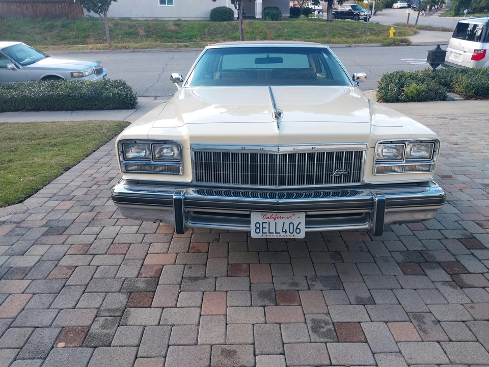 1976 Buick Electra - Image 10 of 31