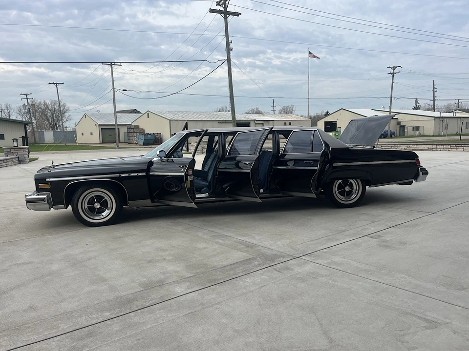 1976 Buick LeSabre - Image 18 of 31