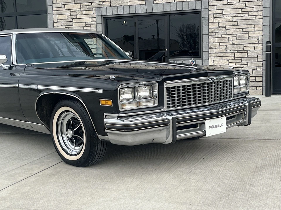 1976 Buick LeSabre - Image 24 of 31