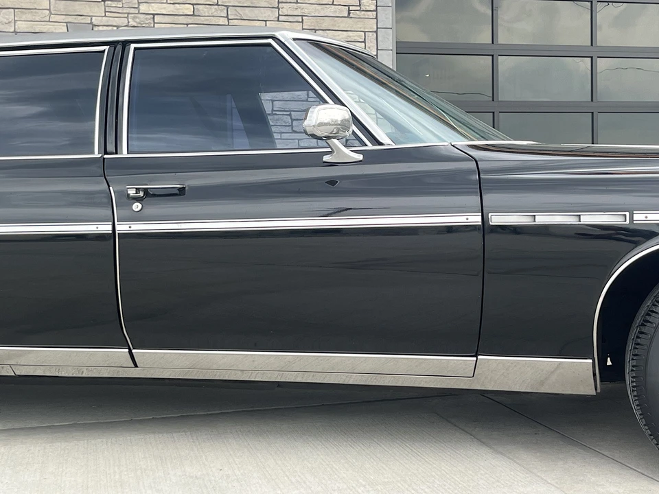 1976 Buick LeSabre - Image 27 of 31