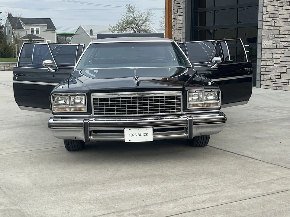 1976 Buick LeSabre - Image 17 of 31