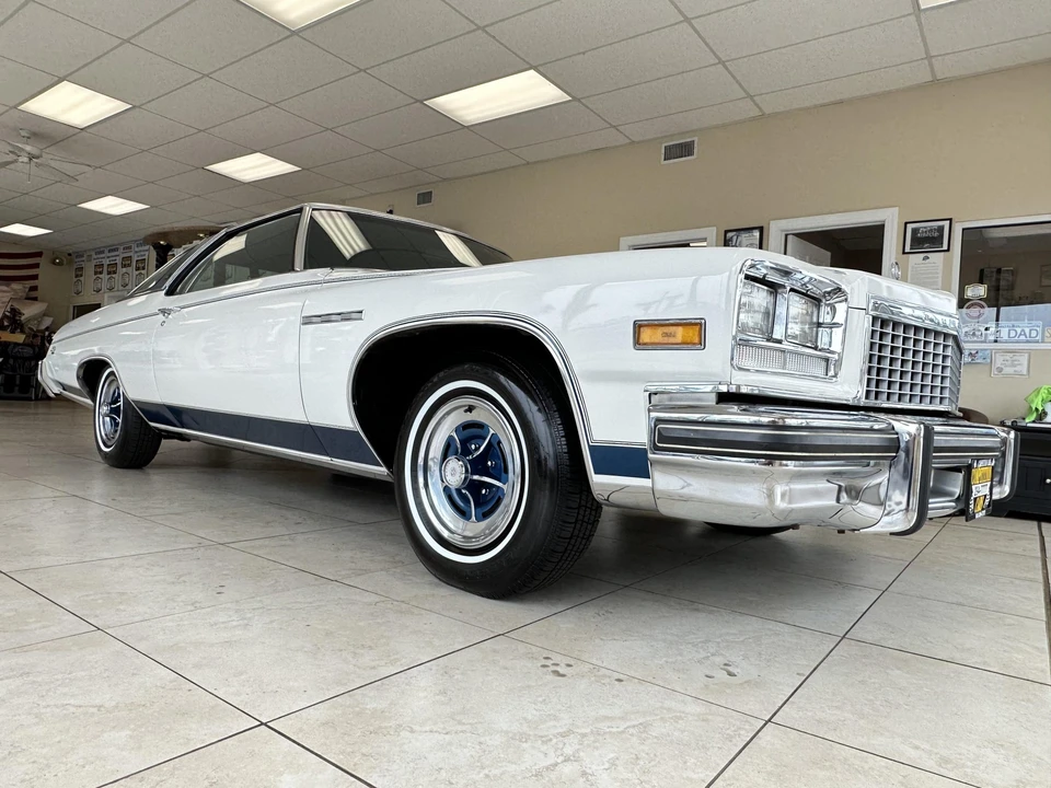 1976 Buick LeSabre - Image 11 of 31