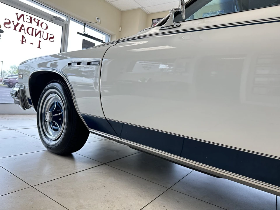 1976 Buick LeSabre - Image 22 of 31