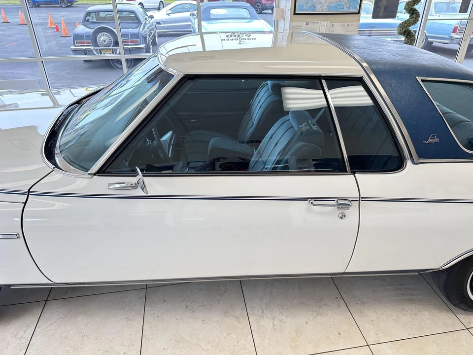 1976 Buick LeSabre - Image 24 of 31