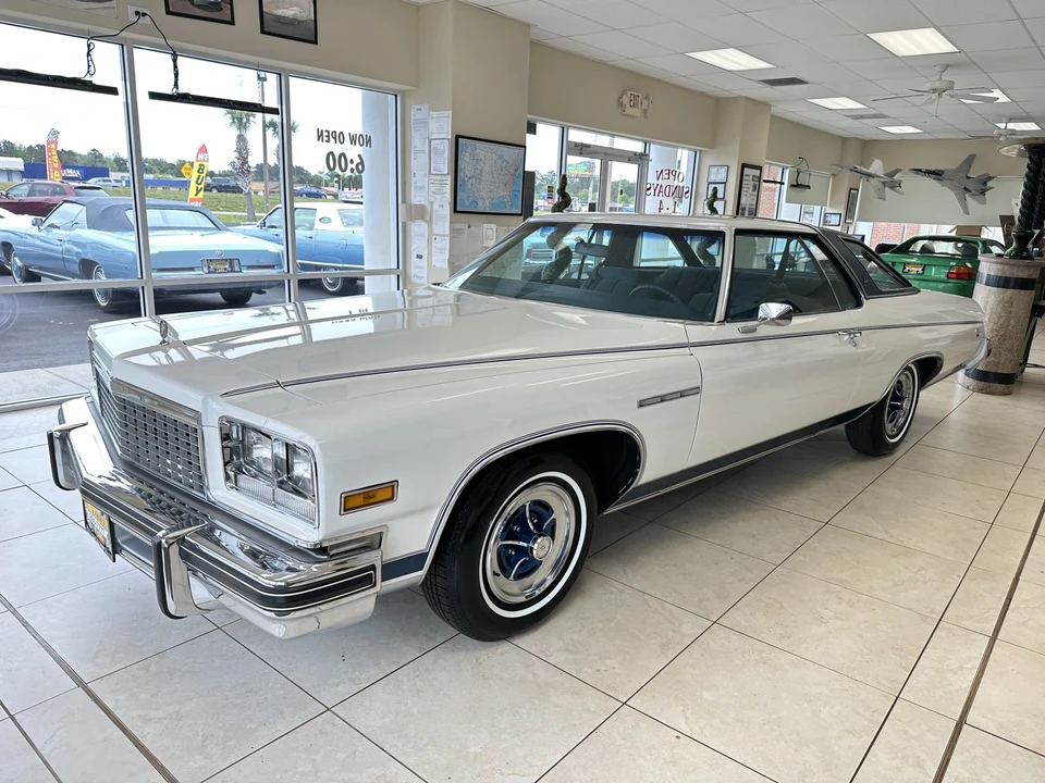 1976 Buick LeSabre - Image 3 of 31