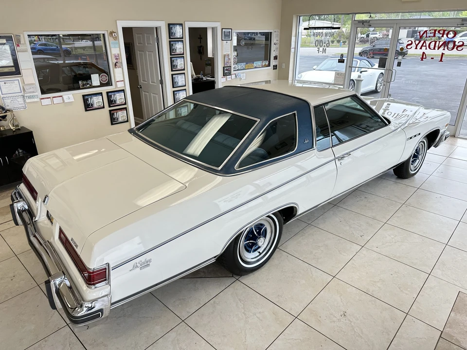 1976 Buick LeSabre - Image 9 of 31