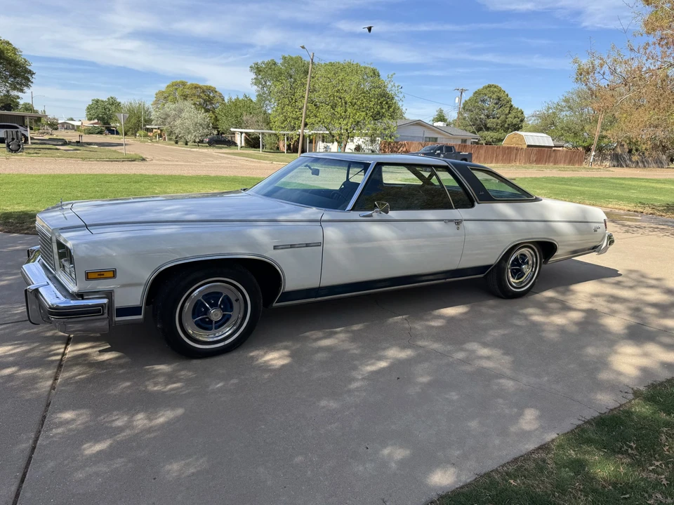 1976 Buick LeSabre - Image 22 of 31