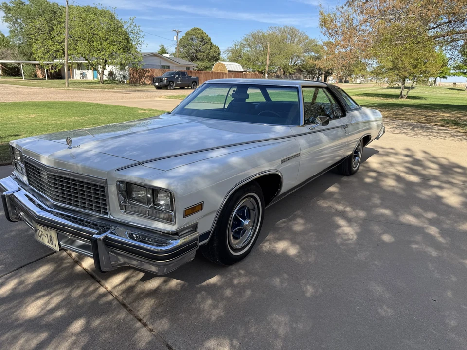 1976 Buick LeSabre - Image 25 of 31
