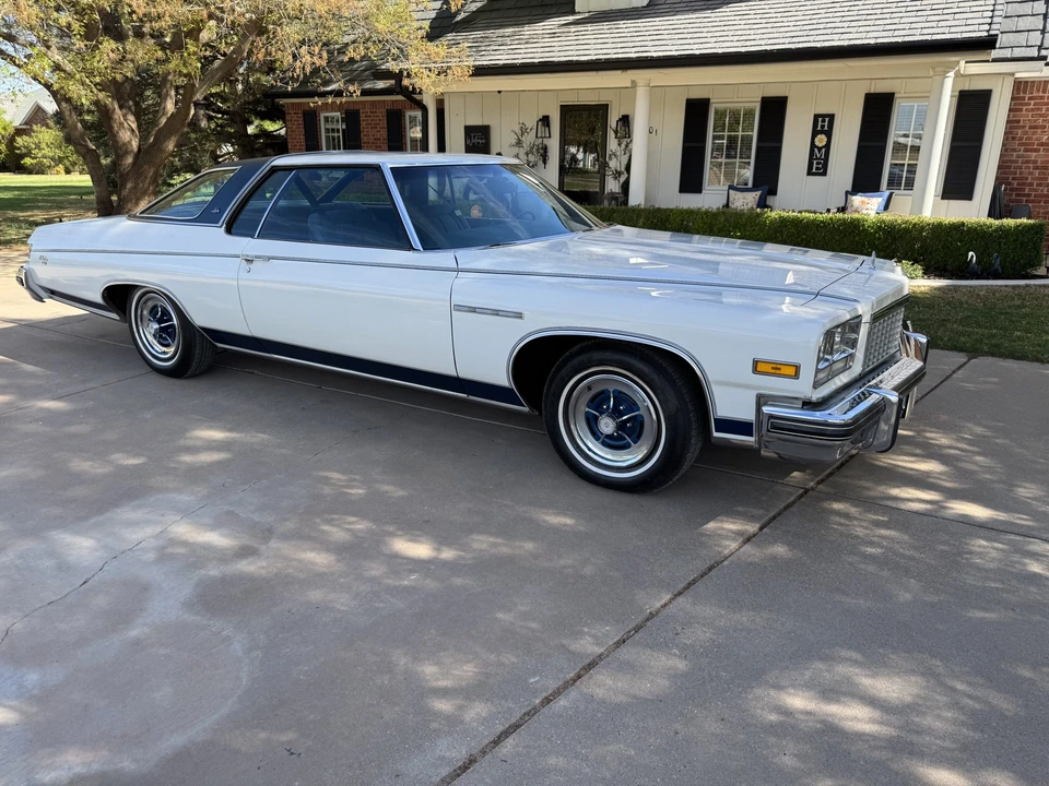 1976 Buick LeSabre - Image 8 of 31