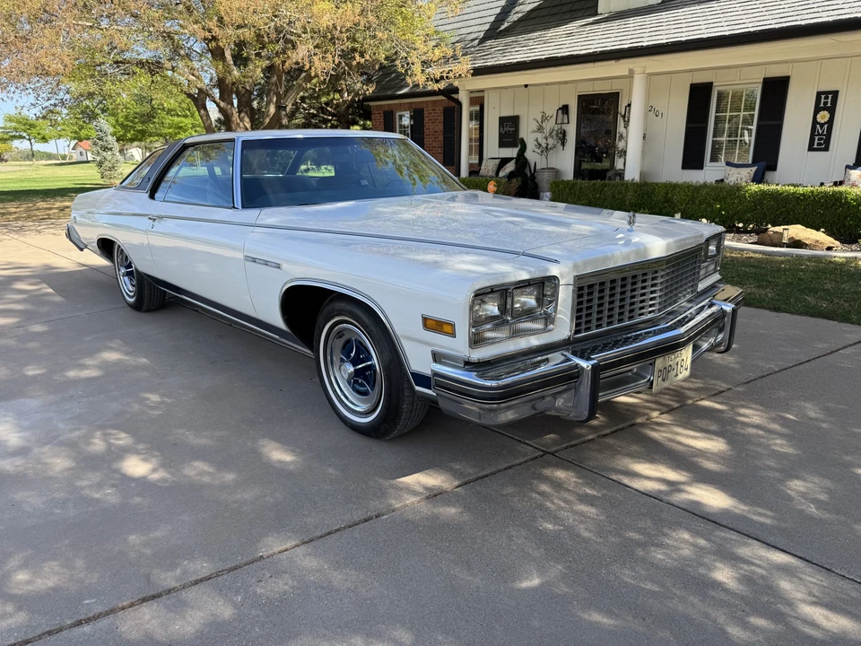 1976 Buick LeSabre - Image 2 of 31