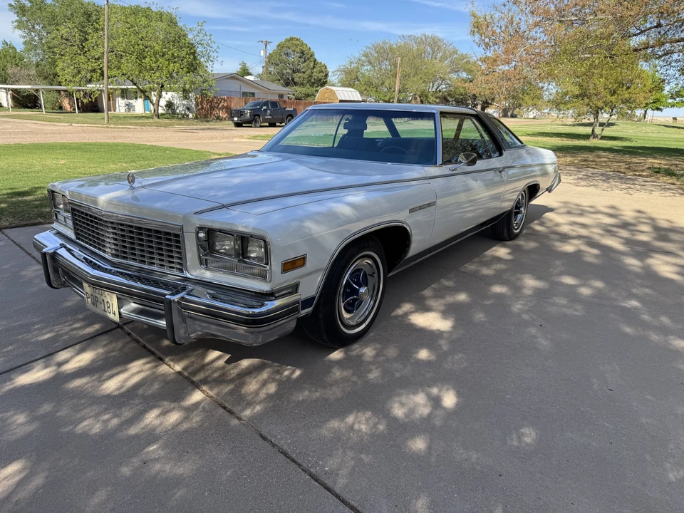 1976 Buick LeSabre - Image 24 of 31