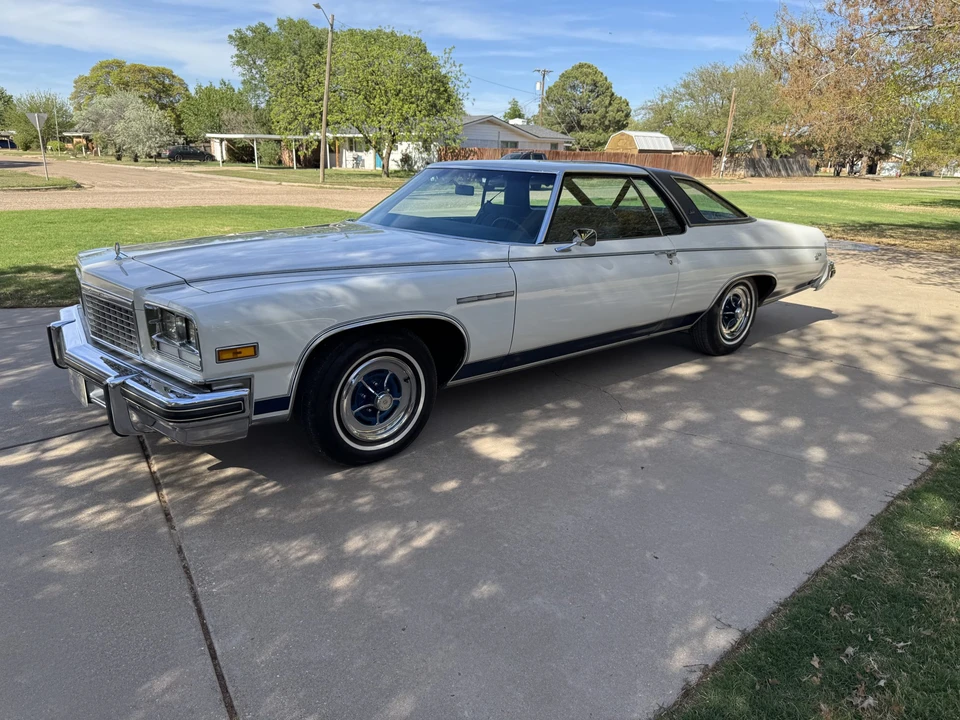 1976 Buick LeSabre - Image 23 of 31