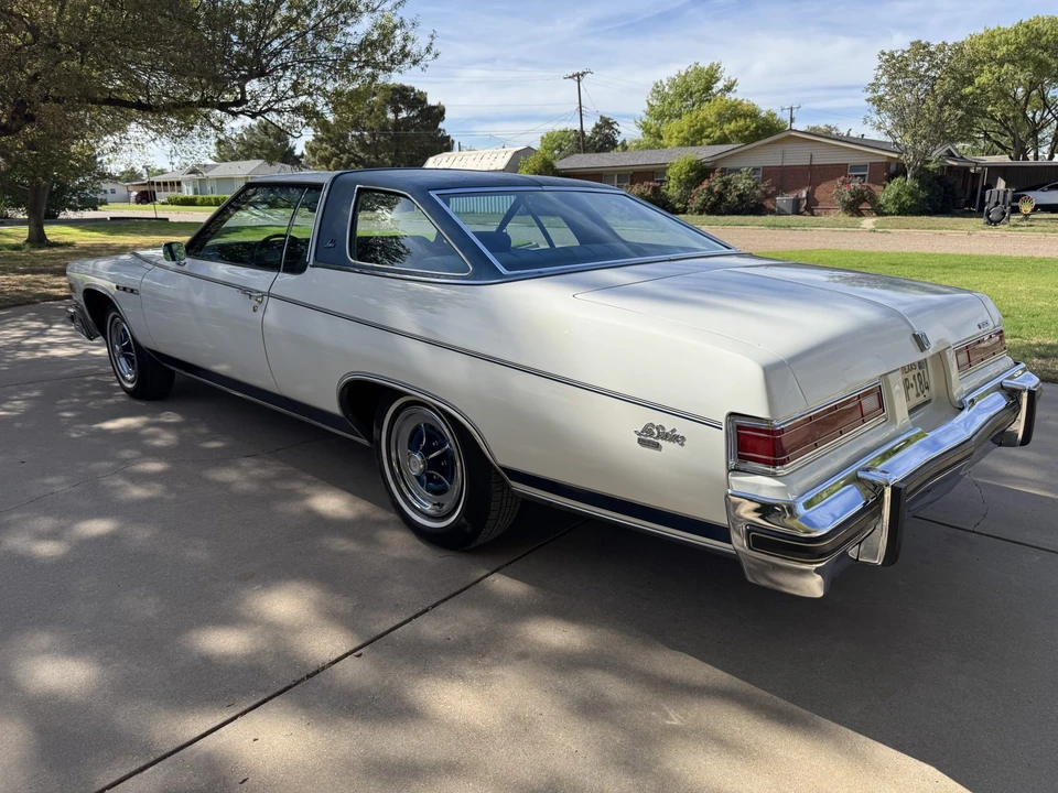1976 Buick LeSabre - Image 18 of 31