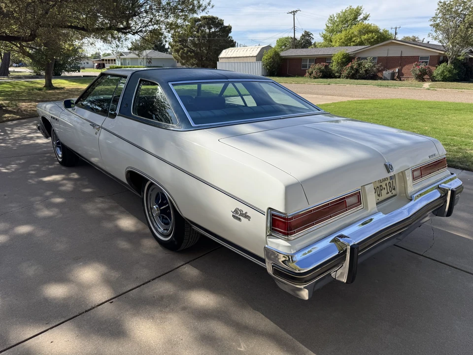 1976 Buick LeSabre - Image 17 of 31