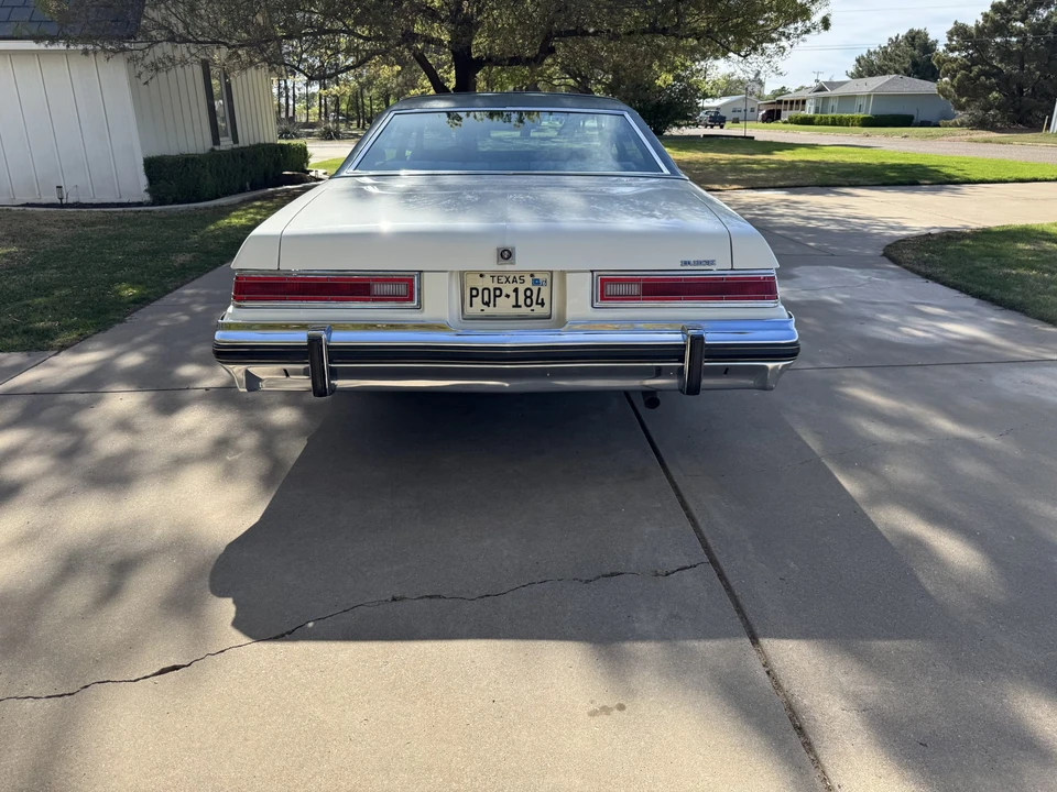 1976 Buick LeSabre - Image 16 of 31